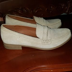 Universal Thread Loafer